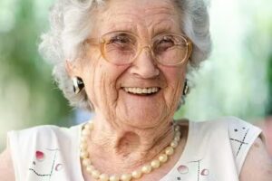 AIRES DE EMUNA &ndash; RESIDENCIA PARA LA TERCERA EDAD