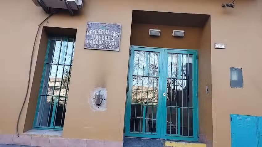 Blas Parera 451, Residencia Geriatrica