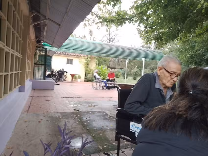 Hogar Ecol&oacute;gico Tom&aacute;s Y Aurelia