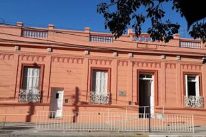 LAS ROSAS S. R. L Residencia Geri&aacute;trica