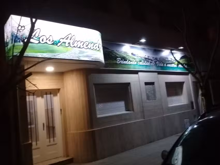 Los Almendros. Residencia de adultos mayores